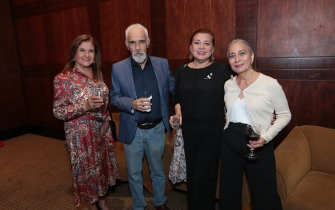 Priscilla Meneses, Santiago Barreiro, Alessandra Fernández y Nieves Tuset.
