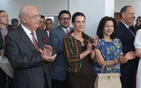 Alfredo Dassum, Juan Doumet, Larissa Marangoni y Olga de Doumet.