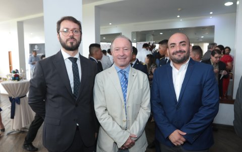Gonzalo López-Barranco, Pablo Beltrán y Andrés Viteri.