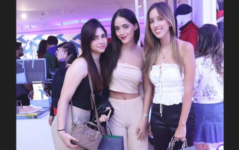 Ivannia Naranjo, Elisa Lainez y Violeta Tolera.