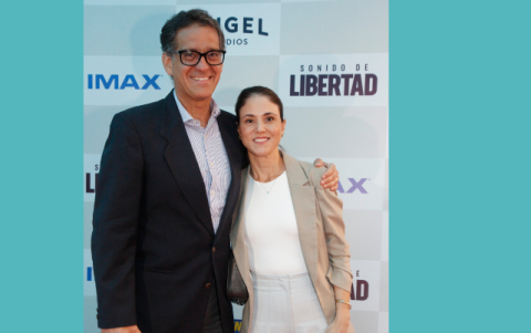 Raúl y Éricka de Gómez.