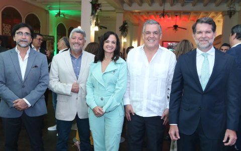 Virgilio Gonzenbach, Mauricio Guim, Marcela Aguiñaga, Pedro Solines y Francesco Tabacchi.