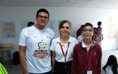 Robert Posligua,  Jenny Chehab y Salim Scaff.
