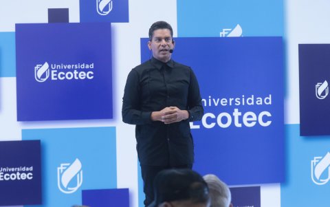 Cala recibió un reconocimiento extraordinario alumnos de la Facultad de Marketing y Comunicación entregaron un reconocimiento extraordinario de Comunicación, Arte y Cultura