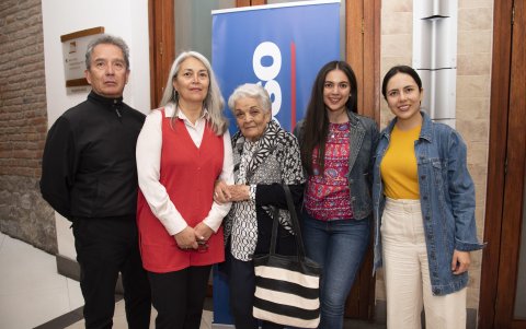 Santiago Alarcón, Maritza Fuentes, Ligia León, Gabriela Vásquez y Vanessa Benalcázar.