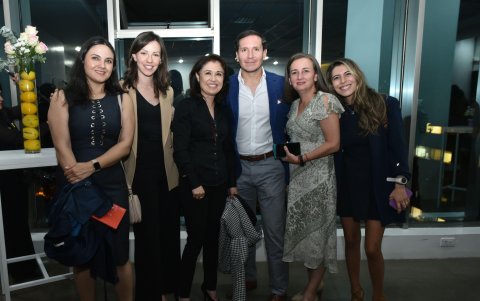 Jessica Dillon, Camila Andrango, Cristel Gaibor, Sebastián Valle, Soledad Isch y Mishel Vasco.