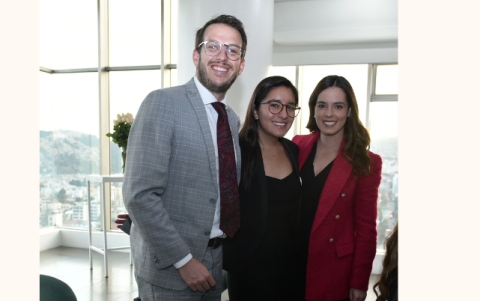 José Antonio Cuik, Emilia Larco y Soledad Dendarieta.