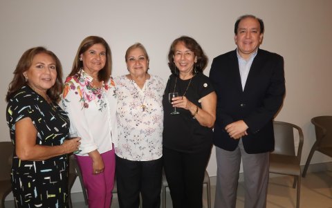Priscilla García, Priscilla Meneses, Patricia Meneses Elisa Encalada y Ricardo Armijos.