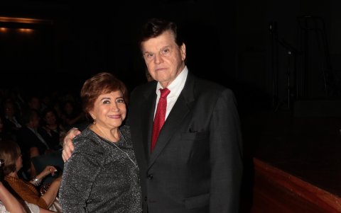 Martha de Bitar y Roberto Bitar.