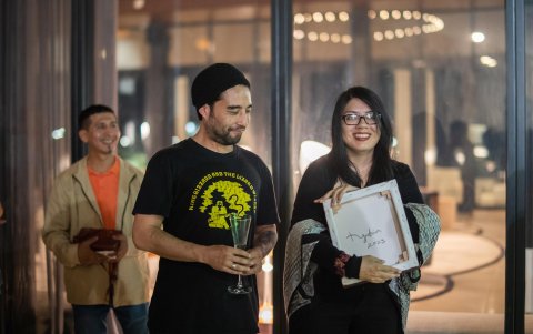 Los artista César Sepúlveda y Maureen Gubia.