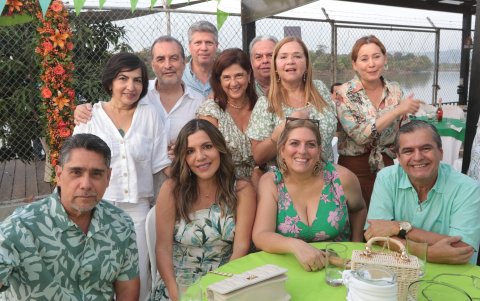María Dolores Peñaherrera, Pedro José Rubira, Víctor del Hierro, María Laura del Hierro, José Castro, Lissette Hurtado, Paola Rojas, Augusto Calderón, Pamela Negrete, Ingrid Albán e Iván Casanova.