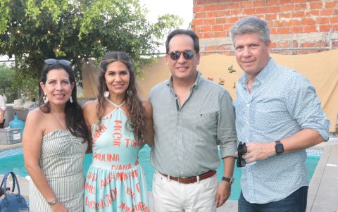 Jessica Gellibert, Verónica Terán, Henrry Cucalón y Víctor del Hierro.