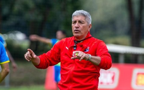 Octavio Zambrano entrenador ecuatoriano.