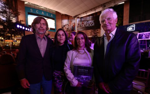 Juan Bermeo, Natalia Vicente, Luli Dávalos y Jair Jijón.