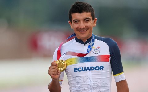 Richard Carapaz logró el oro en ciclismo en Tokio 2020+1.