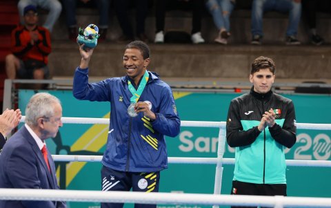 José Rodríguez (i), también en boxeo, terminó con la plata en los 71 kilogramos.