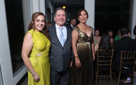 Emilia de Janon, Giovanni Boschetti y Victoria León de Del Campo.