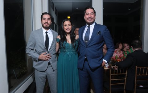 Alfredo Del Campo,, Paola de Del Campo y Renato del Campo.