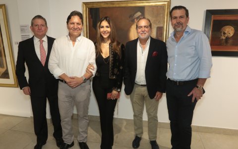 César Salmon, Nelson Polagay, Carla Medranda, Ricardo Ortega y Javier Game.