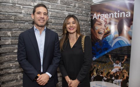 Víctor Valle y Georgia Valencia.