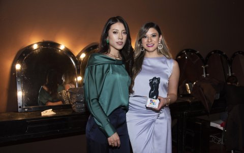 Gabriela Robalino y Carla Medrano.