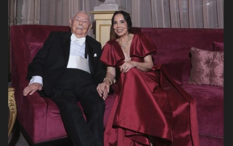 La cumpleañera junto a su esposo, Esteban Quirola.