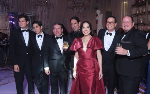 César Zelaya, Juan Carlos Ullauri, Galo Ullauri, Juan Carlos Ullauri, Jenny Quiñonez de Quirola, William Ullauri y Javier Zumba Ullauri.