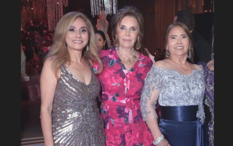 Maribel de Báez, Carmen Carrasol y Mirian Quiñonez.