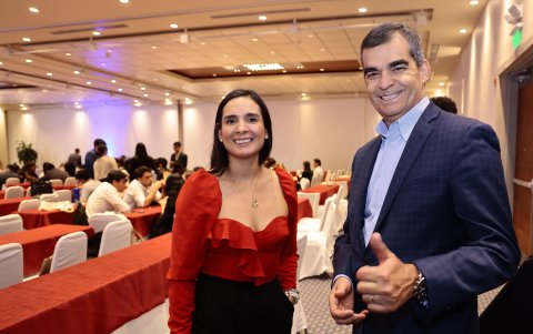 María Gabriela Hidalgo y René Cordero.