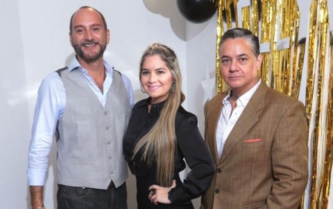 Giovanny Abad, Julissa Carriel y Roberto Fierro.