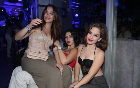 Alexa Barquet, Fernanda Maridueña y Debbie Maridueña.