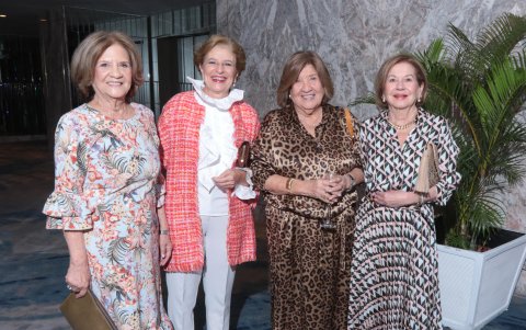 Pilar de Rendón, Marián de Reca, María Eugenia Lasso y María Mercedes de Aspiazu.