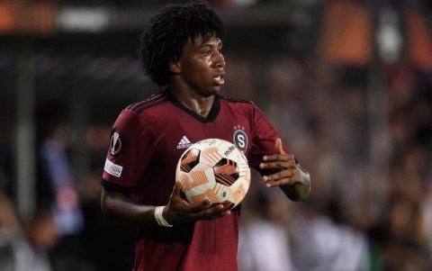 Preciado, lateral derecho del Sparta Praga.