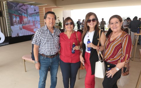 Jorge Castillo, Edita de Castillo, Sarita Hungría y Sara Ochoa de Hungría.