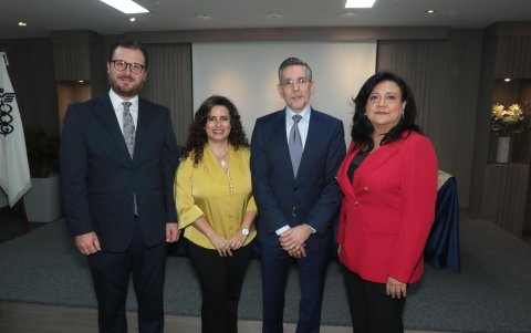 Ruggero Echanique, Lourdes Alvarado, Marcelo Torres y Rosa Elena Jiménez.