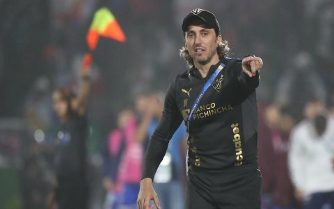 Luis Zubeldía inicio su segundo ciclo en el banquillo de los albos el 22 de abril de 2022.