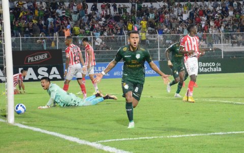 Richard Calderón. cuando defendía a Orense SC.
