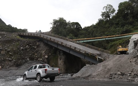 Algunos puentes del país, según información de Obras Públicas, tienen más de 30 años.