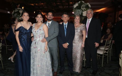 María José Díaz, Martha Díaz, Rolando Torres, Luis Díaz, Rosa Villegas y Sixto Villegas.