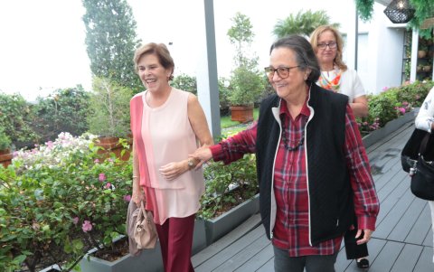 Leticia Orcés y Marcia Gilbert de Babra.