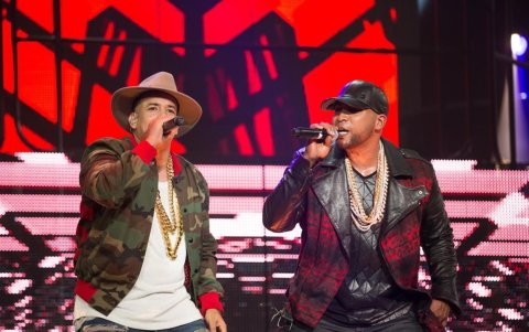 Daddy Yankee y Don Omar, juntos en tarima.