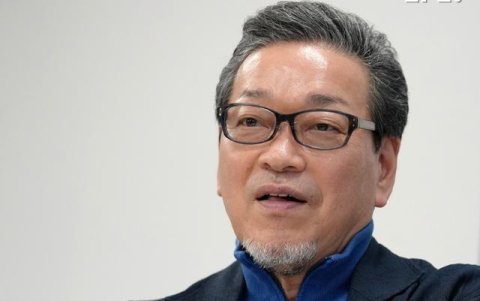 Apoyo. Hidemori Gen, de la asociación Seiboren, ayuda a las víctimas.