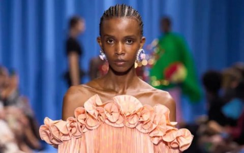 El peach fuzz reinará en la moda, el diseño y la decoración.