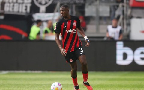 En Eintracht Frankfurt, William Pacho tuvo 25 enfrentamientos y en selección actuó en los 6 cotejos posibles de la clasificatoria.