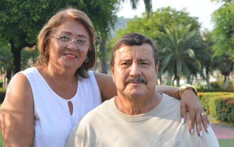 Fiesta.- Víctor Navarrete y Carmen Villafuerte se casarán este domingo 31 de diciembre de 2023 por la tarde en la playa.