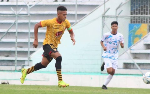Jandry Gomez jugador de 16 años nuevo 10 de Barcelona SC