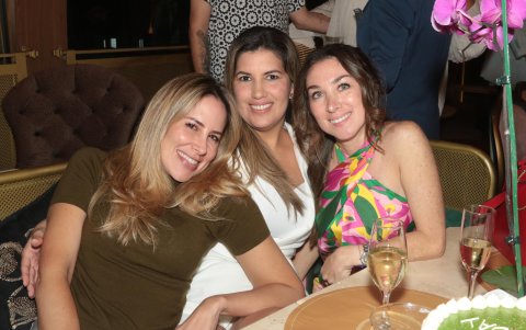 Fabiola Baquerizo, Giselle Valarezo y Gaby Bustamante.