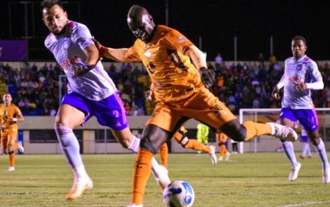 Renny Simisterra jugó en Libertad FC en la temporada 2023