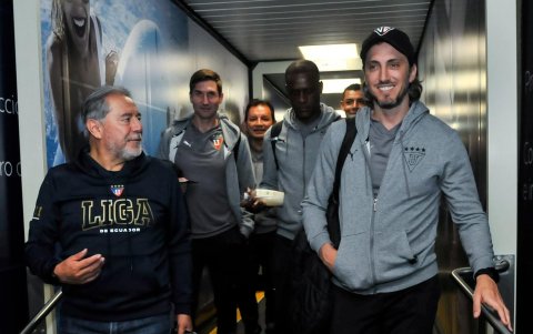 Isaac Álvarez (i) definirá al sucesor del entrenador Luis Zubeldía (d).