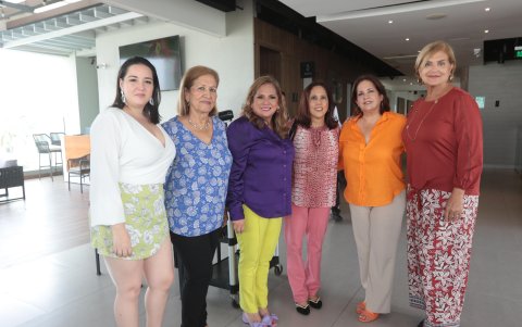Alejandra Menéndez, Zoila Aguilar, Paola Rivera, Pamela Rivera, Karina Rivera y Susana de Flores.